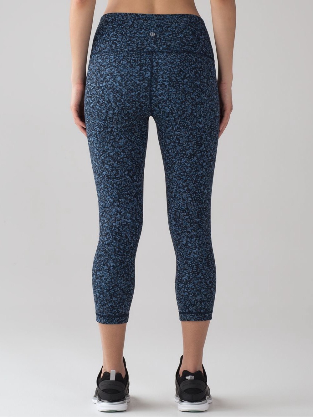 ✨ Lululemon Wunder Under Crop 21" Daisy Dust Illuminight Black Size‎ 4